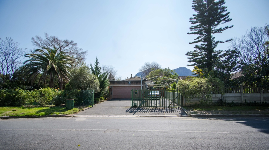 3 Bedroom Property for Sale in Land and Zeezicht Western Cape